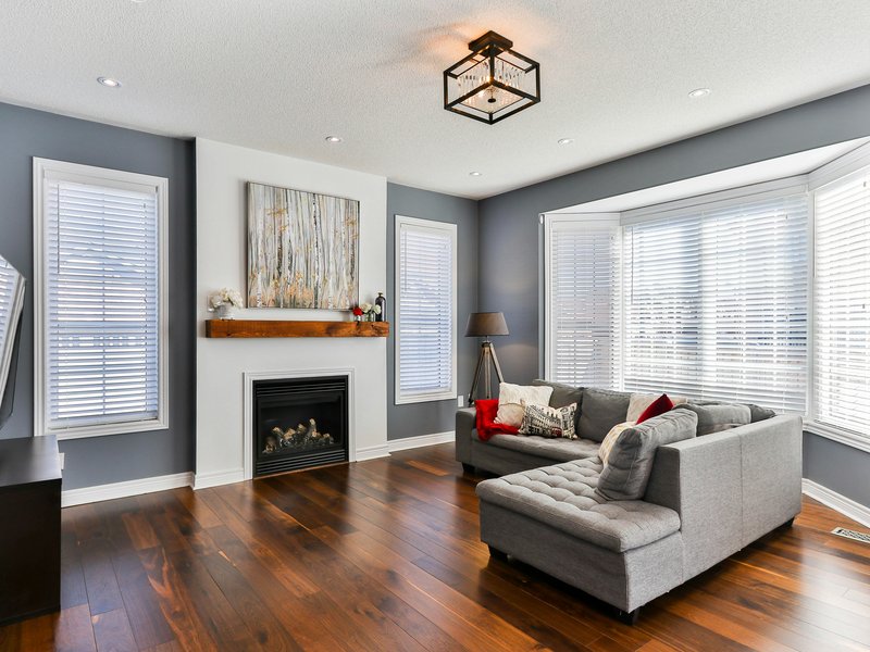 Local window coverings retailer in Glendale